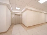 Декоративные стеновые и потолочные панели гипсокартон ламинированный ПВХ пленкой, монтаж алюминиевым омега профилем окрашенным в цвет панелей. Отделка стен и потолков медицинскими панелями в больнице РЖД