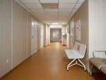 Декоративные стеновые и потолочные панели окрашенный гипсокартон. Отделка стен и потолков медицинскими панелями в больнице РЖД